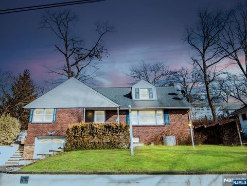 769 Cypress Street, New Milford, NJ 07646 - MLS#: 25003639