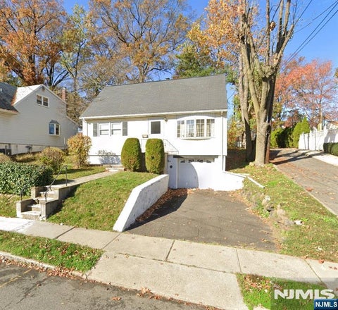Photo of 757 Florence Place, Cliffside Park, NJ 07010 (MLS # 26038943)
