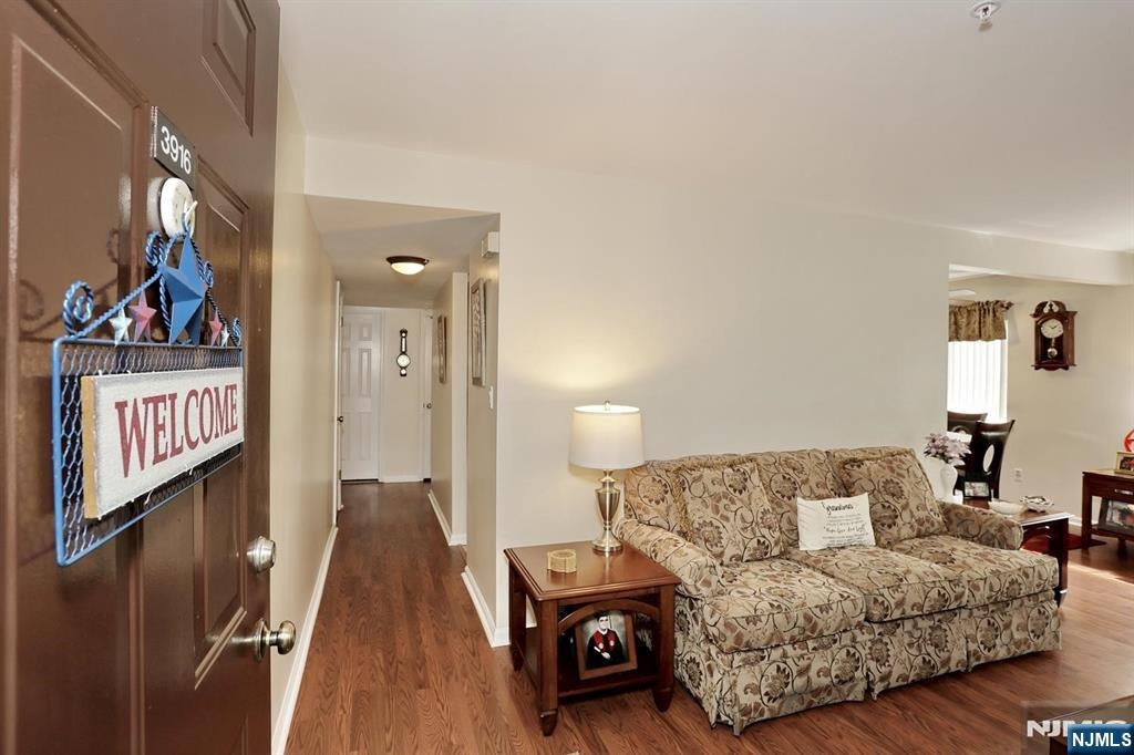 3916 Melville Court 3916