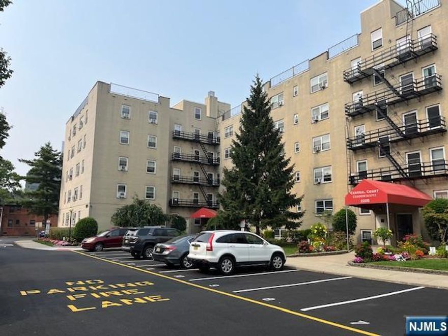 2 BEDROOM 1 FBATH ON 1ST FLOOR,1058 SQFT. EXCELLENT LOCATION, IN THE MOST CONVENIENT AREA OF FORT LEE. 1 CAR PARKING SPACE (#30) IN THE BACK INCLUDED. LAUNDRY ROOM ONSITE AND 24 HOUR ONSITE SUPER. NEAR FORT LEE HIGH SCHOOL, WALKING DISTANCE TO TENNIS COURTS AND HANDBALL COURTS AND CHILDREN PLAY AREA IN PARK: 1 BLOCK DISTANCE TO GEORGE WASHINGTON BRIDGE WHERE YOU CAN TAKE NEW YORK / NEW JERSEY BUSES, (A TRAIN IS ON THE OTHER SIDE OF GW BRIDGE 20 MINUTES TO MIDTOWN), EXPRESS BUSES TO MANHATTAN ON THE CORNER OF LEMOINE AVENUE. HIGHWAYS SUCH AS ROUTE 4, 46, 80 AND I- 95 AND PALISADES PARKWAY ARE 1 BLOCK AWAY. 24 HOUR CVS, WALGREENS AND ACME SUPERMARKET AROUND THE CORNER. H MART 4 BLOCKS AWAY. PLEASE CHECK LOCATION & LOCATION!!! $500.00 (Non)-Refundable Move-In- Move -out fee & $350.00 (Refundable) provided there are no damages during move-in and out