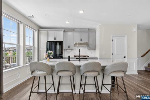 Photo of 29 Arnold Drive, Wood Ridge, NJ 07075 (MLS # 26019430)