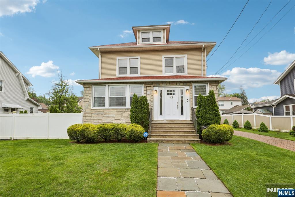25 Cooper Avenue, Dumont, New Jersey - 4 Bedrooms  
3 Bathrooms  
10 Rooms - 