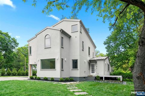 121 Christie Street Tenafly NJ 07670
