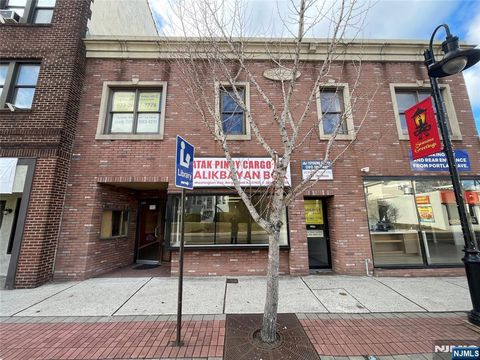 Photo of 112 Washington Avenue, Bergenfield, NJ 07621 (MLS # 25042917)