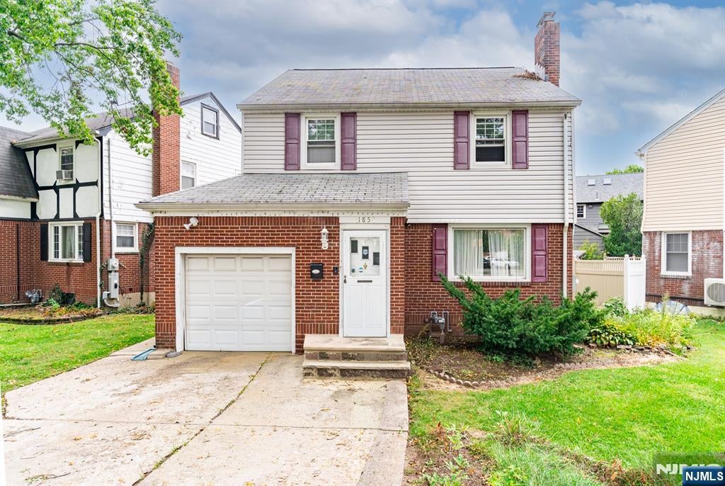 185 W Passaic Avenue