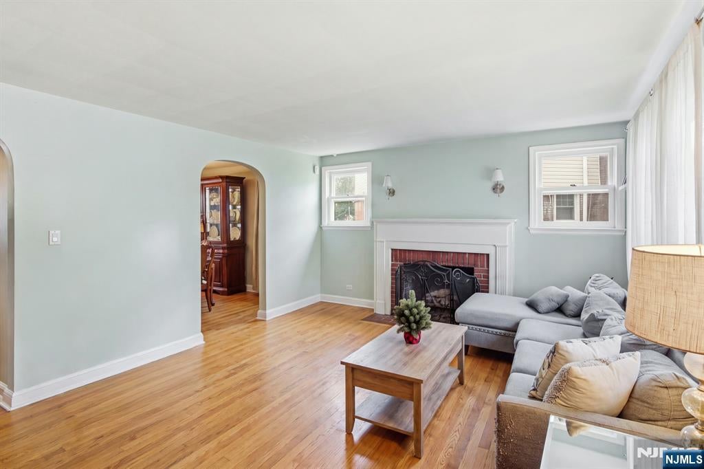 185 W Passaic Avenue
