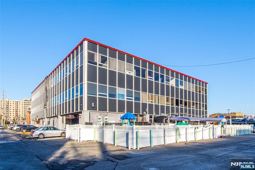 1 Marine Road 207