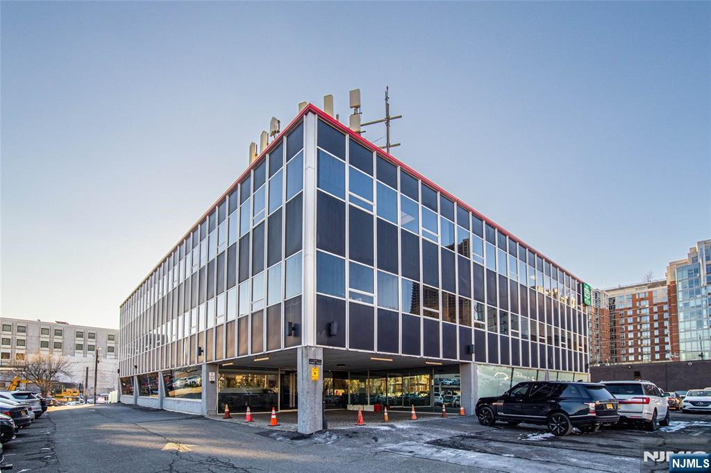 1 Marine Road 207