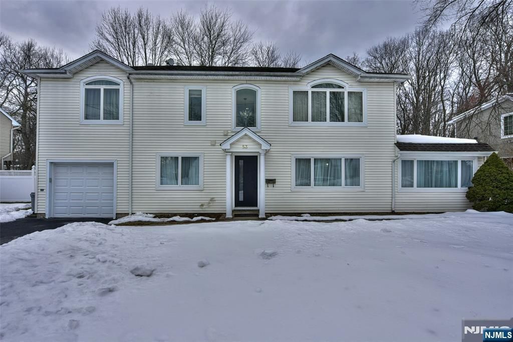 Photo of 53 Lockwood Drive, Waldwick, NJ 07463 (MLS # 26004538)