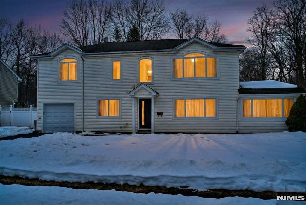 Photo of 53 Lockwood Drive, Waldwick, NJ 07463 (MLS # 26004538)