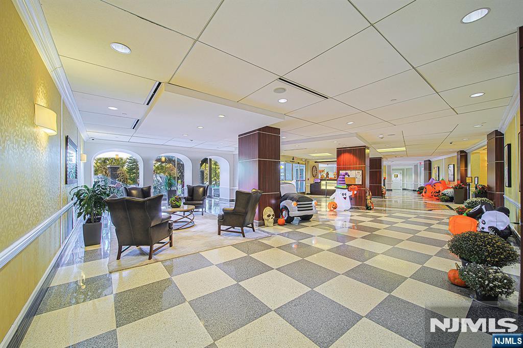 2100 Linwood Avenue 14D
