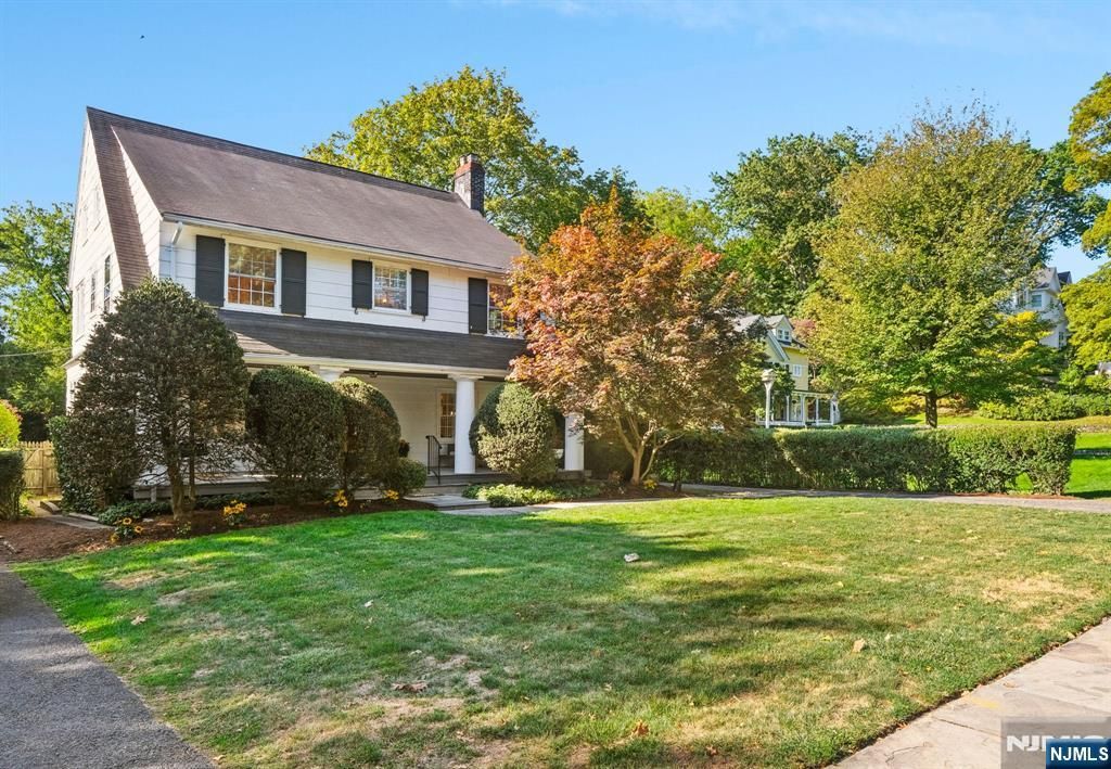 Photo of 102 Bellevue Avenue, Montclair, NJ 07043 (MLS # 25035764)