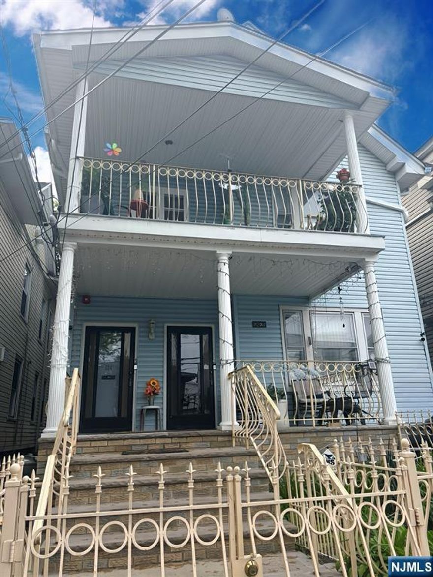 Delightful second floor 3 bedroom 1 full bath walk up unit offering expansive space. Well maintained home including a second floor patio area. All 3 bedrooms are sizeable. Tenant pays utilities. On street parking only. Quick access to shopping & transportation
