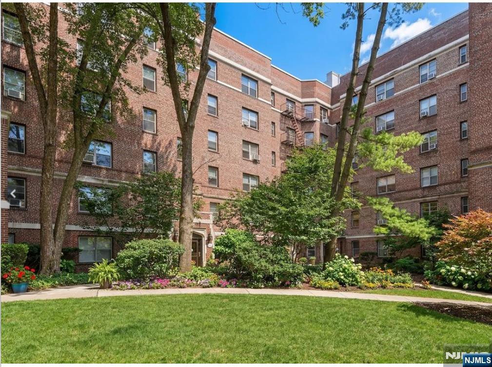 100 Palisade Avenue A51