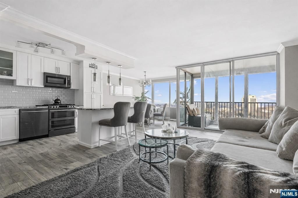 Photo of 6 Horizon Road #2809, Fort Lee, NJ 07024 (MLS # 25042943)