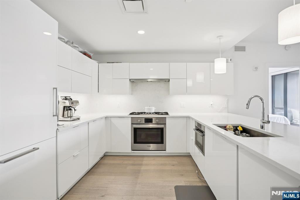 9 Ave At Port Imperial 513