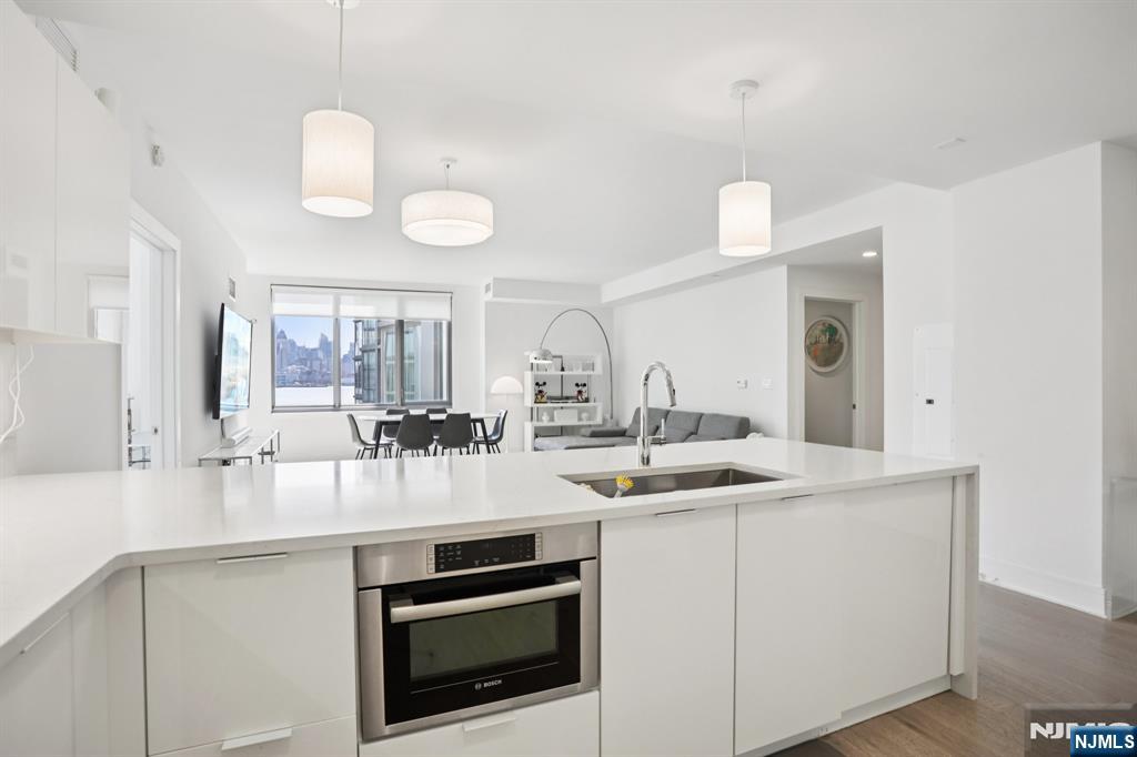 9 Ave At Port Imperial 513