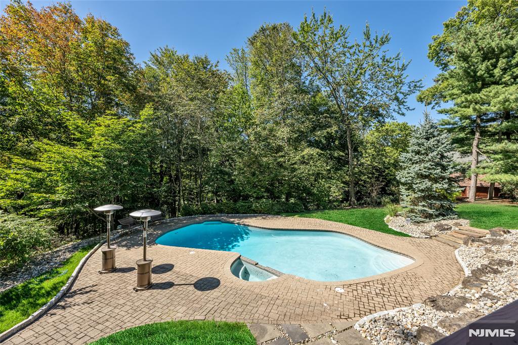 13 Powder Hill Road