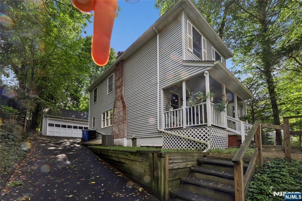 6 Valley Place