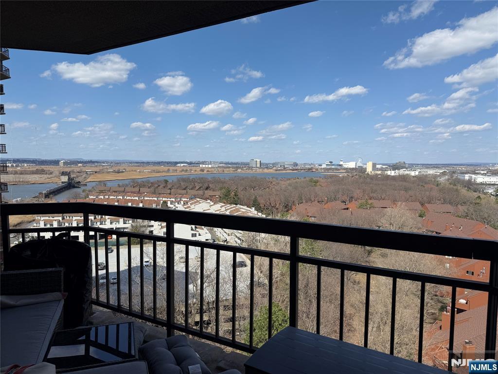 Photo 1 of 1223 Harmon Cove Tower, Secaucus, New Jersey, $375,000, Web #: 325009500