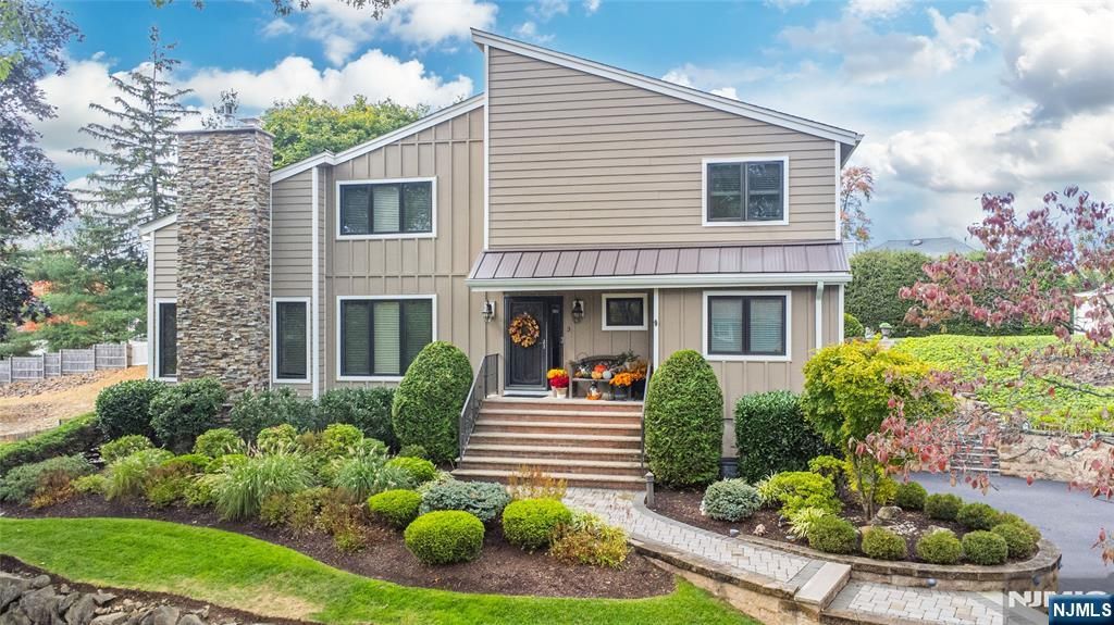 Photo of 3 Harding Avenue, North Caldwell, NJ 07006 (MLS # 26003535)