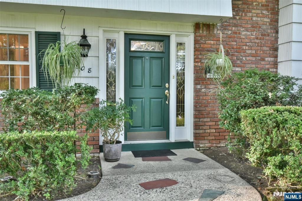 608 W Covington Place