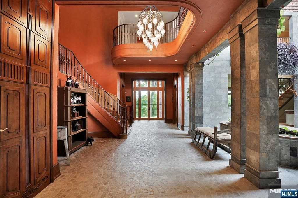 Photo of 1500 River Road, Teaneck, NJ 07666 (MLS # 25039340)