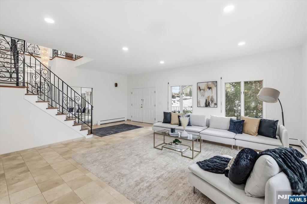 360 Valley View Avenue