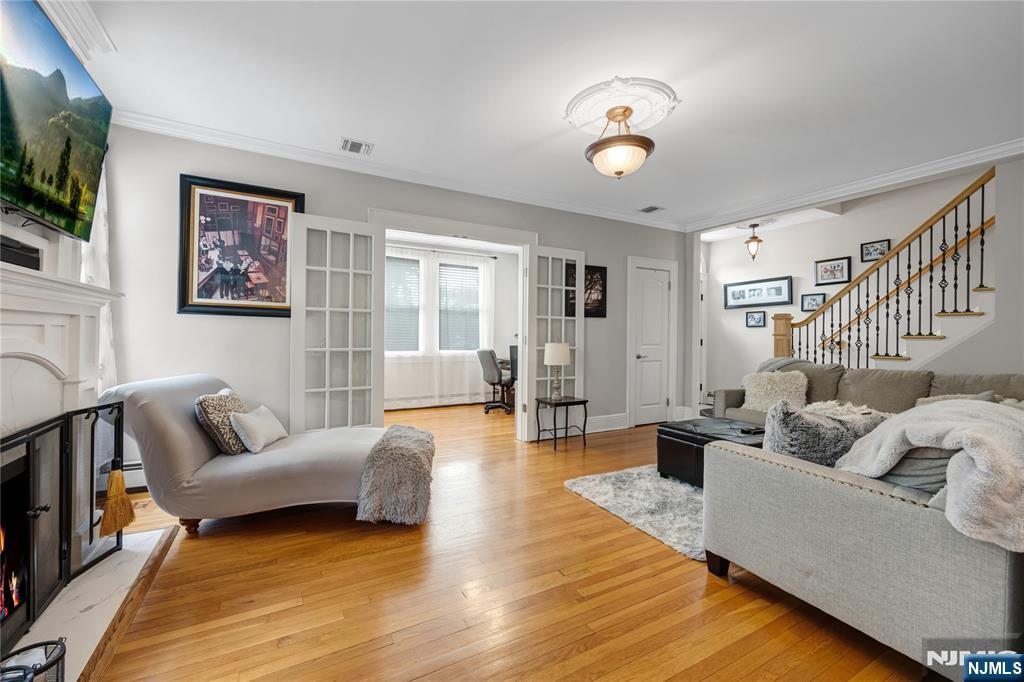 84 Vanderburgh Avenue