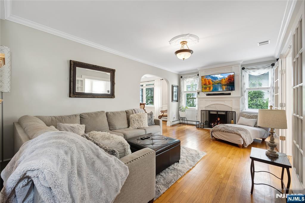 84 Vanderburgh Avenue