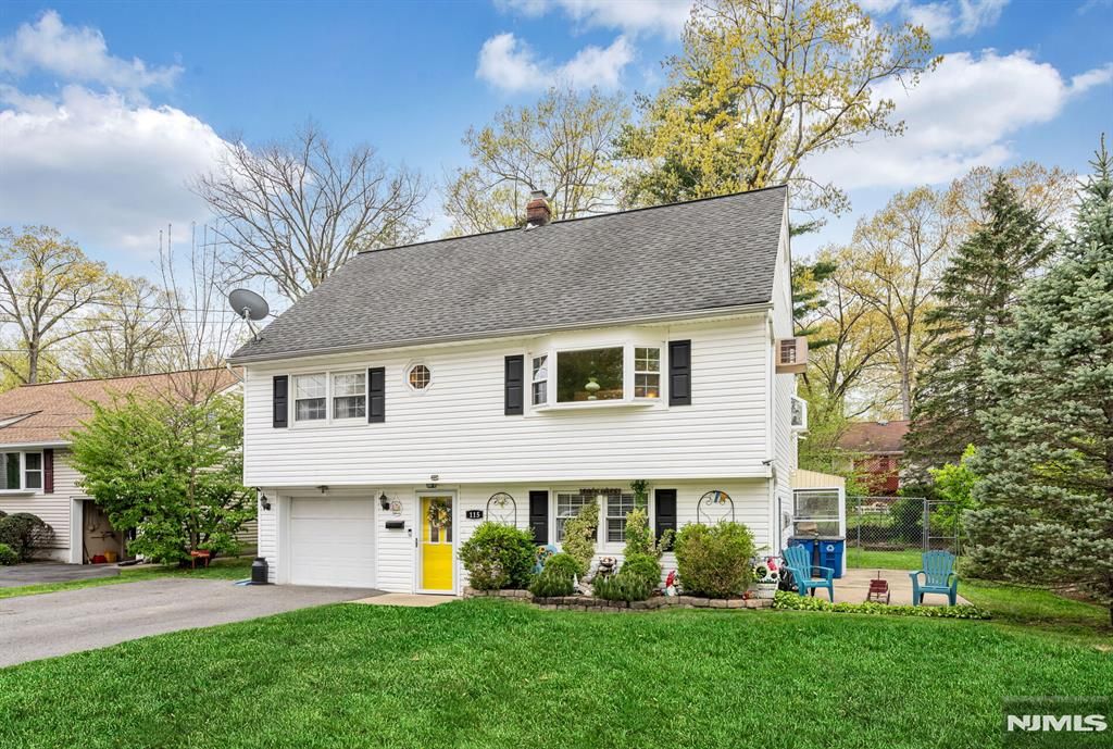 Photo of 115 Claremont Terrace, Wayne, NJ 07470 (MLS # 26015239)
