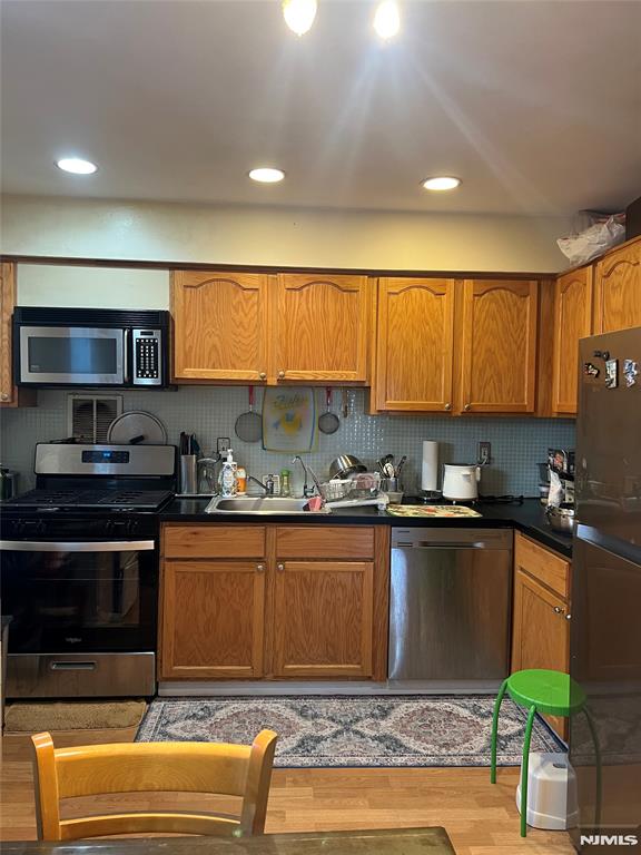 715 Broad Avenue 5A