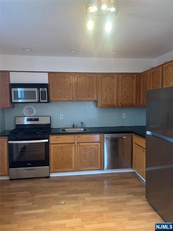 715 Broad Avenue 5A