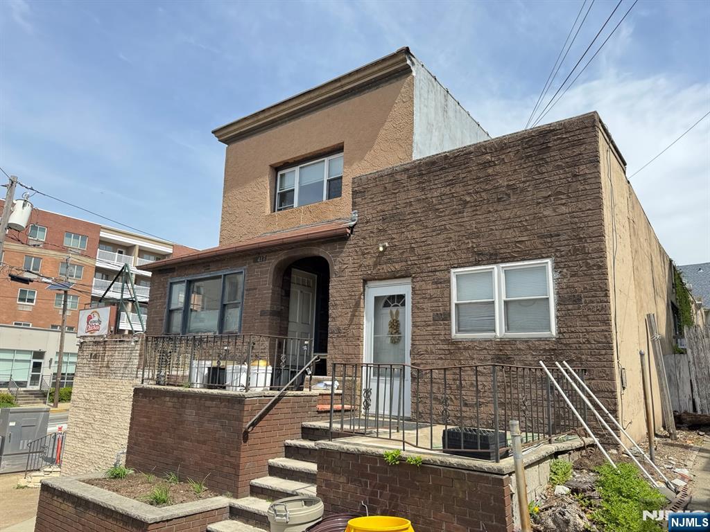 417 Brinkerhoff Ave 1C, Palisades Park, New Jersey - 2 Bedrooms  
1 Bathrooms  
5 Rooms - 