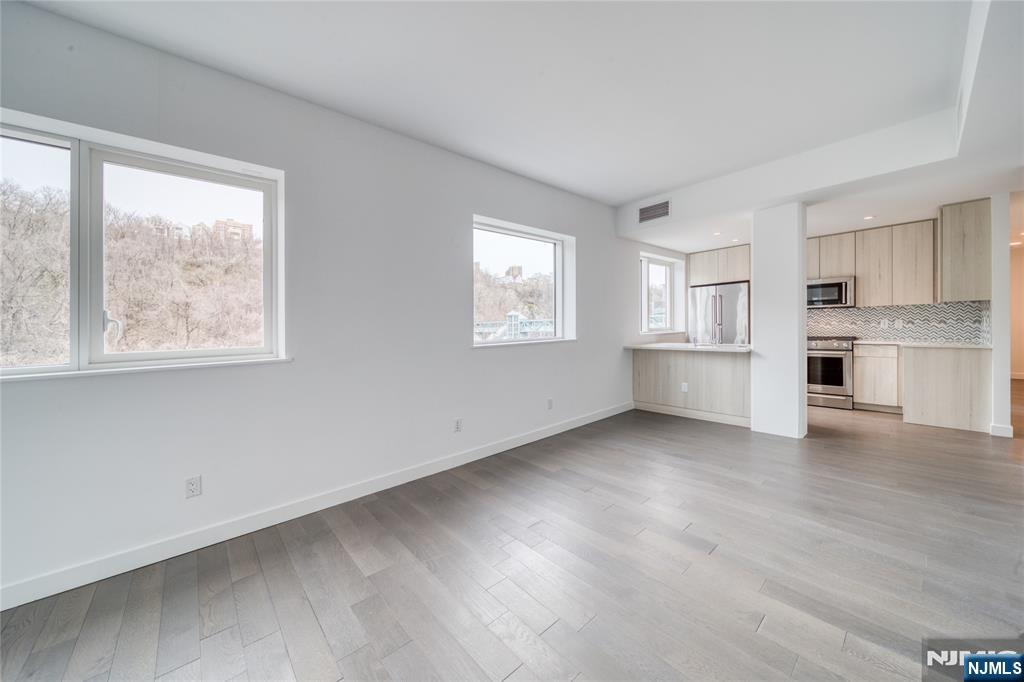 800 Ave At Port Imperial 323