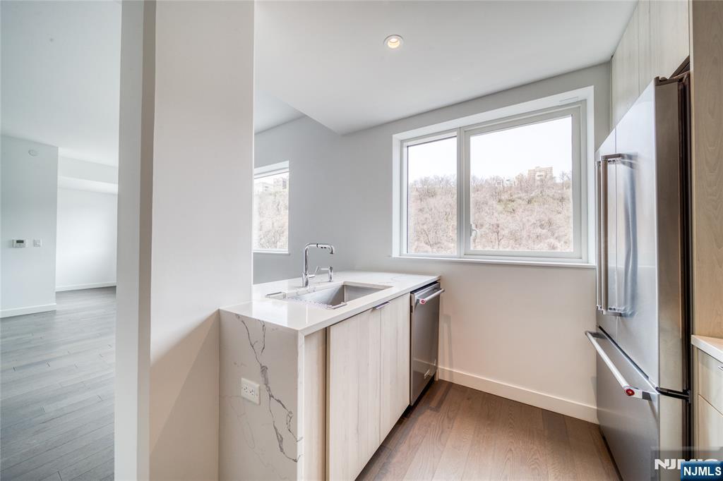 800 Ave At Port Imperial 323