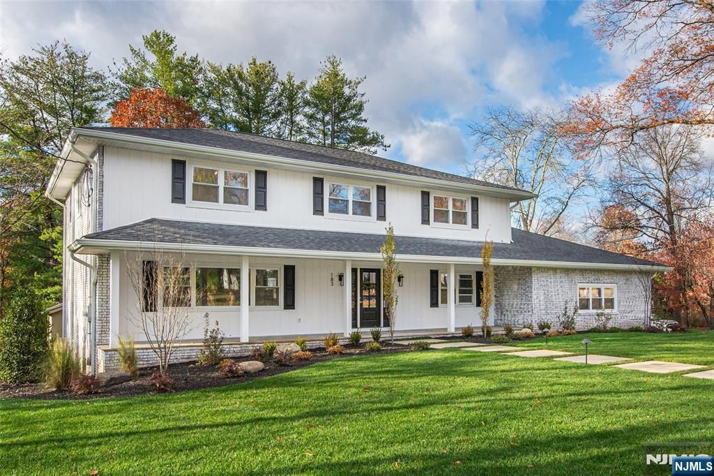 Photo of 183 Park Avenue, West Caldwell, NJ 07006 (MLS # 25040033)