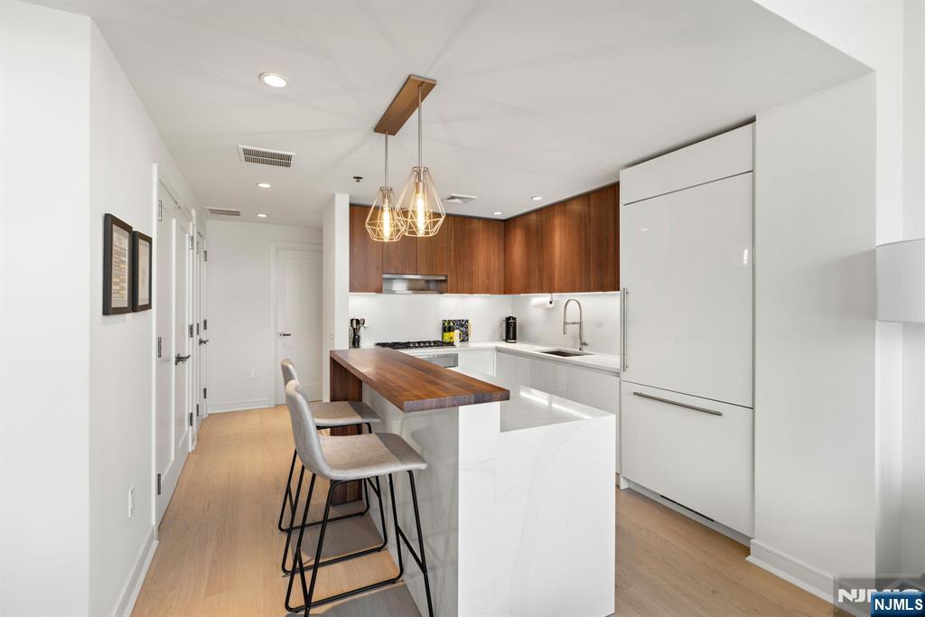 1000 Maxwell Lane PH12G