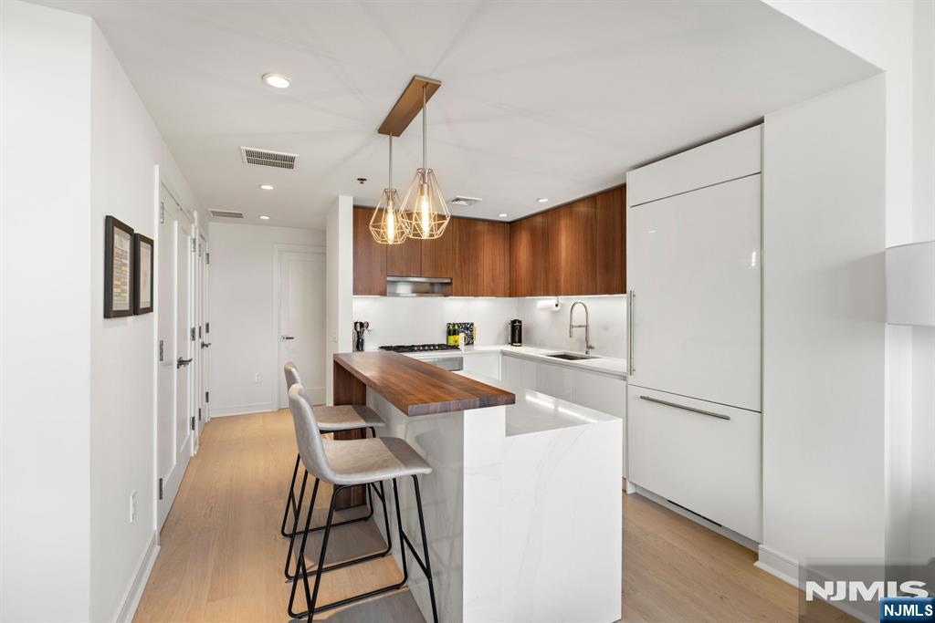 1000 Maxwell Lane PH12G