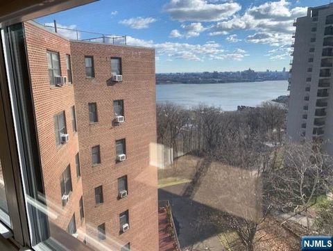 Photo of 1450 Palisade Ave #6E, Fort Lee, NJ 07024 (MLS # 25043934)
