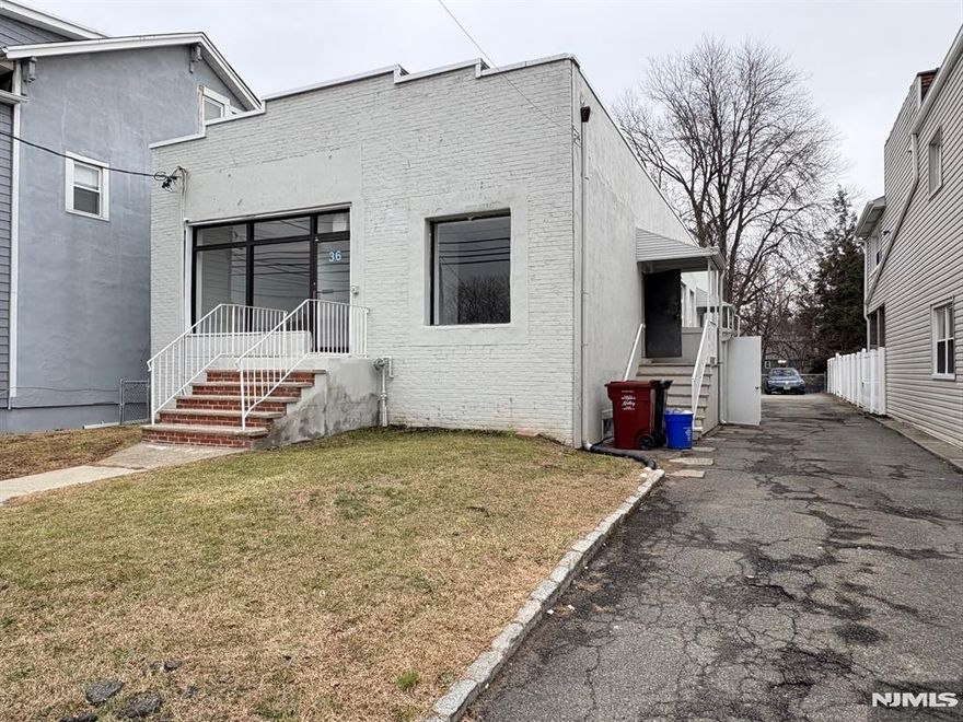 Approximately 1300 sq Ft. storefront available for rent on busy street. Off street Parking for 3 Cars. Use of part of the basement for storage. Basement is unfinished. Tenant will be responsible for snow removal. Central air. Tenant is responsible for all utilities, Heat, hot water, Electric and sewage