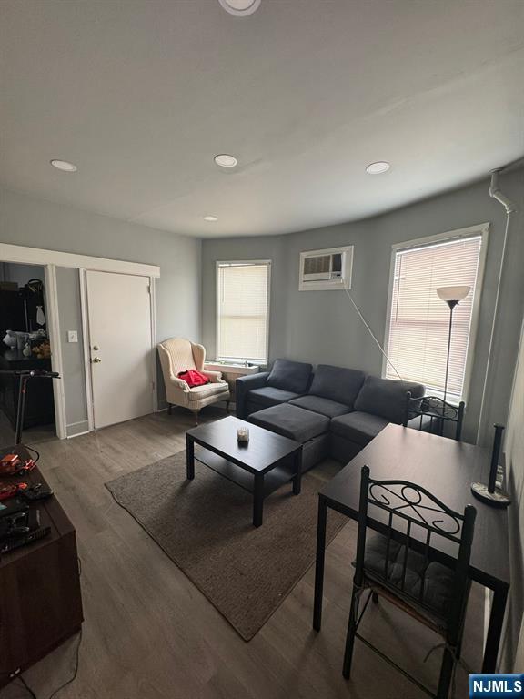 345 2nd Street