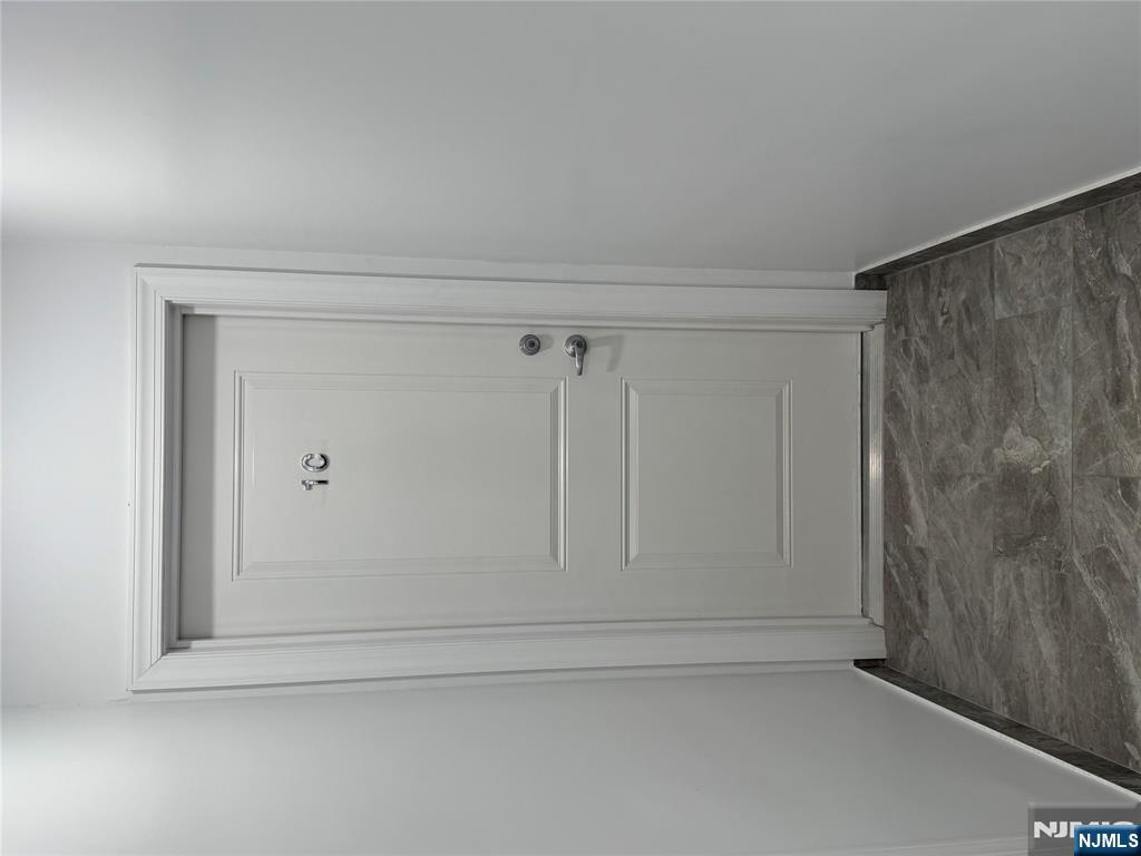 38 Garfield Avenue 1C