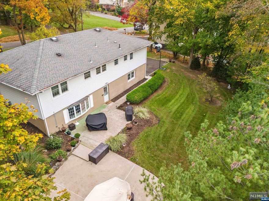 Don't miss this beautiful and very well maintained updated Ranch in a very desirable area of North Haledon, borderline of Wyckoff and Franklin lakes, House features 3 generous bedrooms, Eat-in-Kitchen, 2.5 bathrooms, Formal Dining-room, Master bedroom w/Master bathroom, all located on the 1st floor. Finished ground level walkout-basement, family-room, den, office laundry room, and utility room. 2 huge built-in car garages, Central air for Heat/cooling. hardwood floors throughout. within walking distance to super market and local restaurants. Close to schools, house of worship and close distance to route 208.