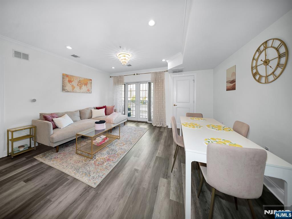 54 Polifly Road 304