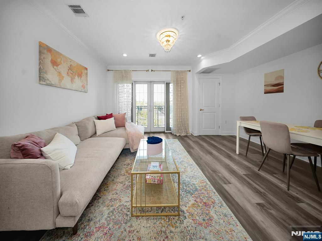 54 Polifly Road 304