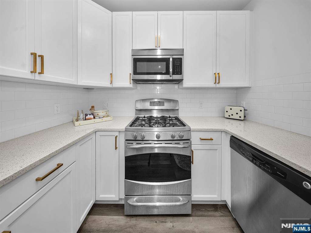 54 Polifly Road 304