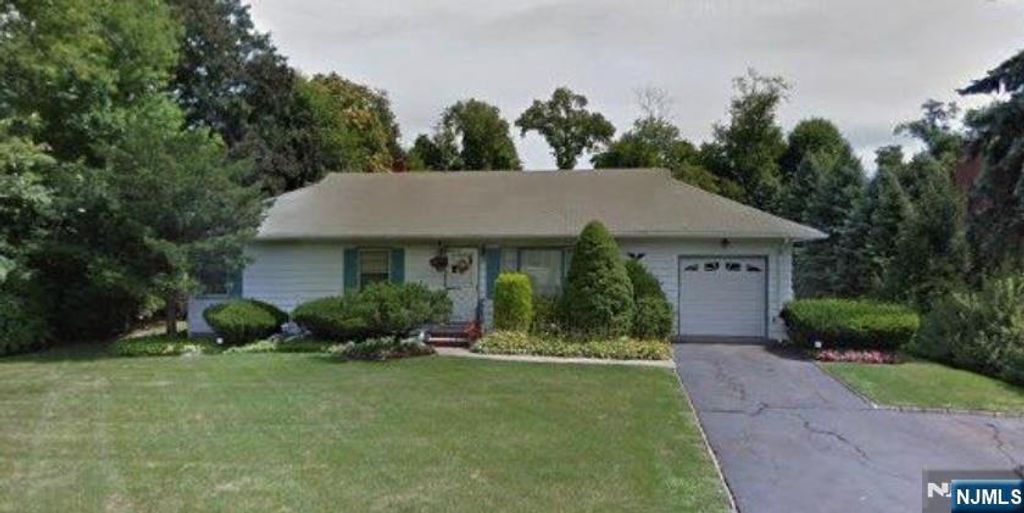 Photo of 70 Hardwick Lane, Wayne, NJ 07470 (MLS # 26016769)