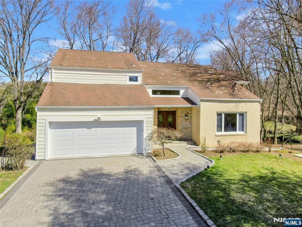 42-08 Cosgrove Court