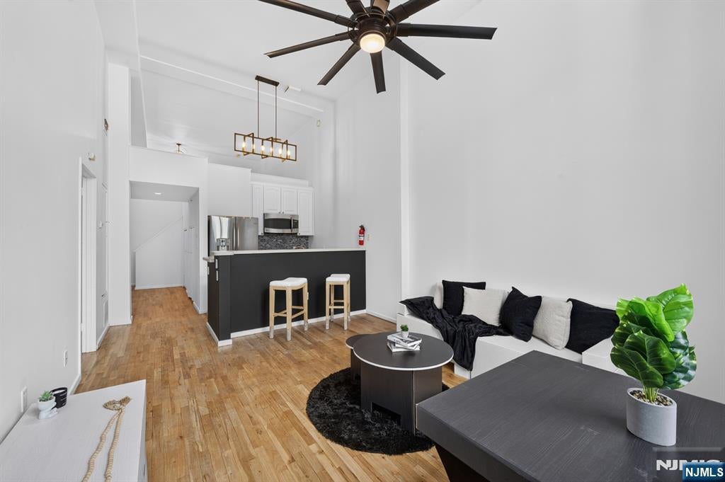 518 Gregory Avenue A-425